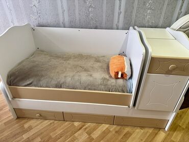 Beşiklər: Oğlan və qız üçün, Dördbucaq, Beşik, Dəst ilə, Matras ilə, Yellənmə mexanizmsiz