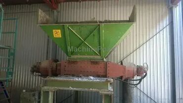 Poljoprivredne mašine: TEHNIČKE SPECIFIKACIJE: • Izlazni kapacitet: 1200 kg/h • Prečnik — 11