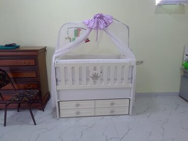 Oğlan və qız üçün, İşlənmiş, Dördbucaq, Beşik, Matras ilə, Yellənmə mexanizm ilə