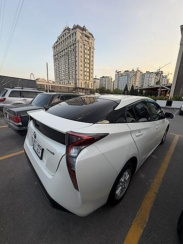 Toyota: Toyota Prius: 2017 г., 1.8 л, Вариатор, Гибрид, Лифтбек — 4