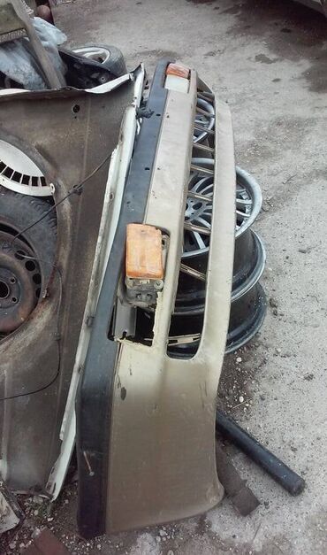 Auto delovi: Audi kupe farovi.,, — 4