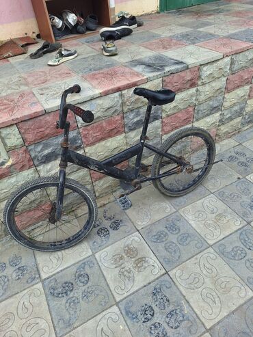 электронный велосипед: Uşaq velosipedi – BMX tərzində kiçik ölçülü model. Xüsusiyyətlər: -