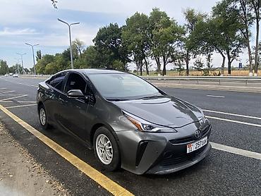 Toyota Prius: 2019 г., Гибрид, Хэтчбэк at lalafo.kg Toyota Prius: 2019 г., Гибрид, Хэтчбэк