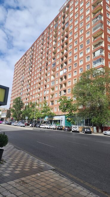 Qarajlar: 9 mkr Şamaxinkaya yaxın,Araz marketin binası Kristal MTK navastroykada