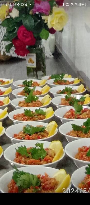 Хостес, ресепшионисты: Salatcı işi axtarıram .10 ilden artıqdır təcrübəm. 60 yaşım var