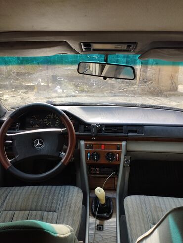 Mercedes-Benz: Mercedes-Benz W124: 1989 г., 2.3 л, Механика, Бензин, Седан