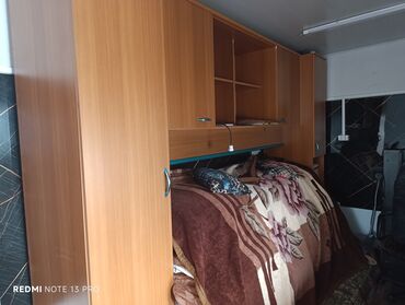 Односпальные кровати: Односпальная кровать, Б/у, С матрасом, Дерево, длина - 2000 см