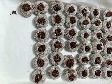 Konditorski proizvodi, slatkiši: Predstavljamo raznovrstan asortiman mini kolača i slatkiša, idealnih — 14