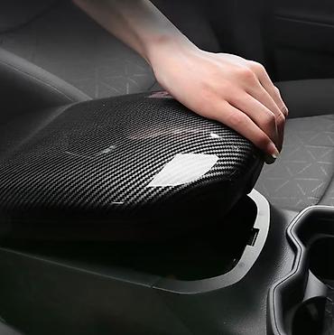 prius salon: Toyota RAV4 XA50 2019-2025 modelleri üçün Karbon Lifli Avtomobil — 1