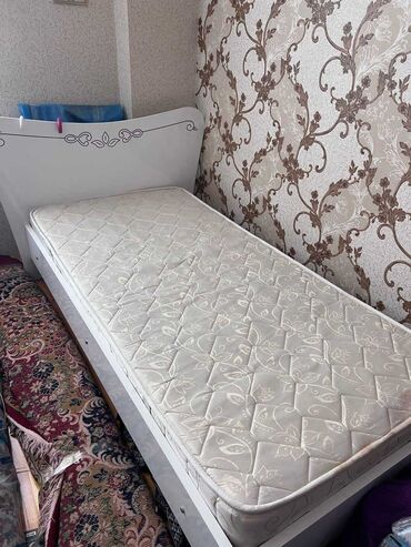 Divanlar: Təknəfərlik çarpayı, Bazasız, Matras ilə, Siyirməsiz