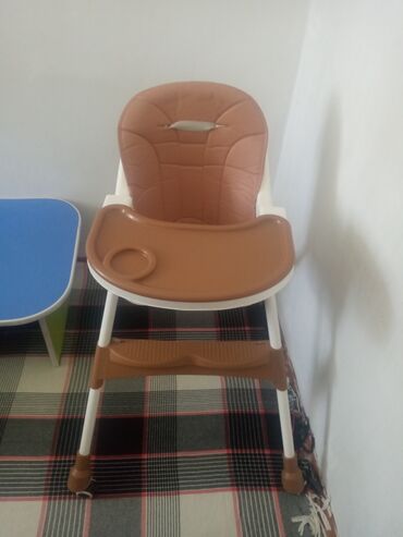 детские стол и стульчики: Стульчик для кормления