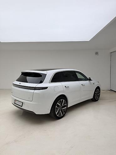 Lixiang: Lixiang L7: 2023 г., 1.5 л, Автомат, Электромобиль, Кроссовер — 2