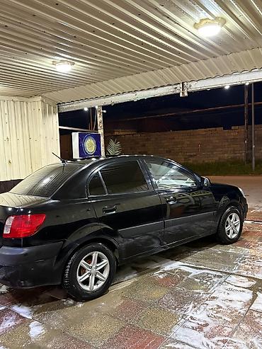 Kia: Kia Rio: 1.4 l | 2008 il Sedan — 4