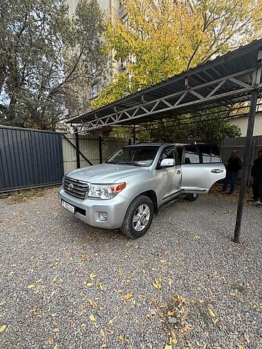 машина ляйсан: Toyota Land Cruiser: 2012 г., 4.6 л, Автомат, Газ, Внедорожник — 1