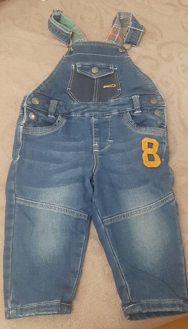 детский джинсовый костюм: Продается детский джинсовый комбинезон для мальчика в идеальном
