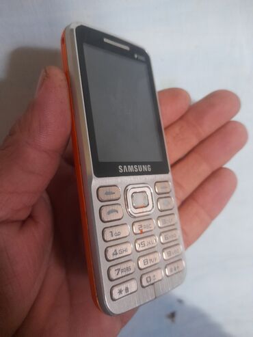 кнопочный телефон samsung: Samsung A300, Б/у, < 2 ГБ, цвет - Желтый, 2 SIM