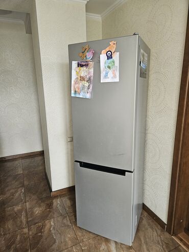 холодильник бус: Муздаткыч Indesit, Колдонулган, Эки камералуу, No frost, 190 *