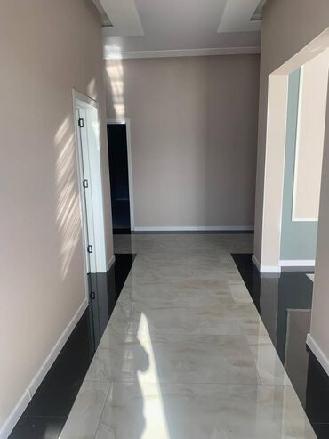 Həyət evləri və villaların satışı: Şüvəlan qəs. 4 otaqlı, 170 kv. m, Yeni təmirli — 6