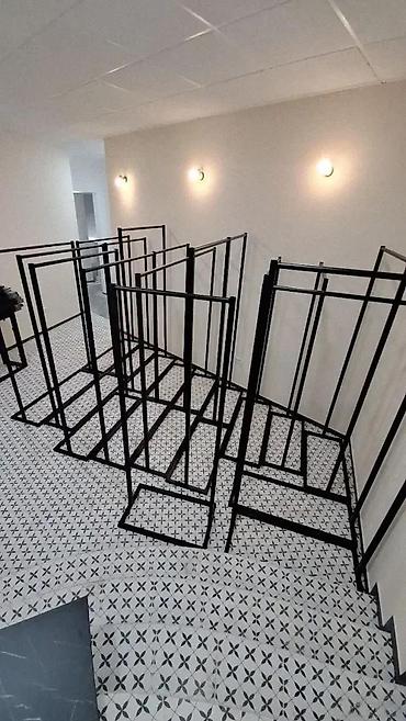 antikne komode: ŠTENDERI ZA BUTIKE IZRADA PO MERI | Opremanje butika Izrada po meri — 9