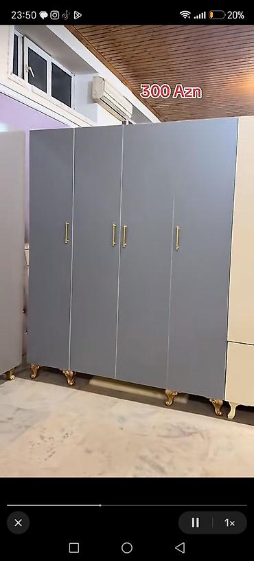 4 qapılı paltar dolabı - Rəng: boz (qızılı rəngli tutacaqlar və