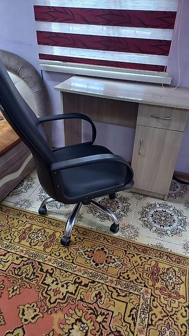 Отдам даром: Отдам даром и за символическую плату 1. 2 искусственные ёлки высота — 13