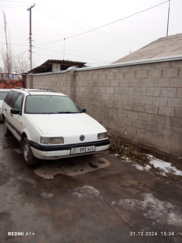 Volkswagen: Volkswagen Passat: 1988 г., 1.8 л, Механика, Бензин, Универсал