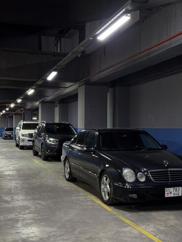 c class: Mercedes-Benz E-Class: 2001 г., 3.2 л, Автомат, Бензин, Седан