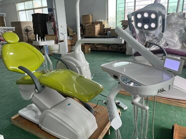 авто кресло детский: Стоматологическое кресло в наличии. в комплекте скейлер, лампа для