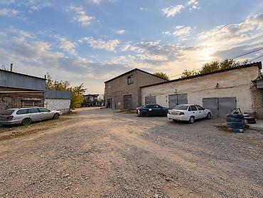 складские помещения ош: 250 м², Электричество, Водопровод, 3-фазная система электроснабжения, Недействующий бизнес, С отдельным входом, С парковкой, Со складом — 1