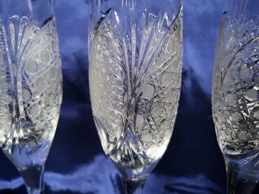 Čaše: Case za vino kristal rucni rad 1960g+. Case komada 3 u ceni,bez na lalafo.rs — 6 Čaše: Case za vino kristal rucni rad 1960g+. Case komada 3 u ceni,bez — 6