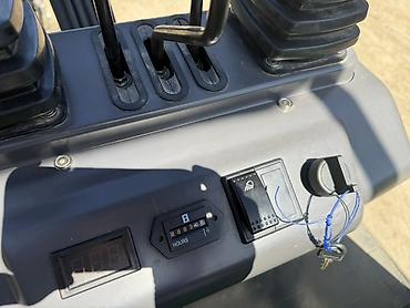 Экскаваторы: Экскаватор, Гусеничный — 8