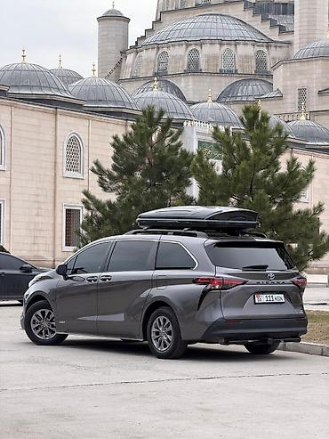 Toyota: Toyota Sienna: 2021 г., 2.5 л, Гибрид, Минивэн — 5