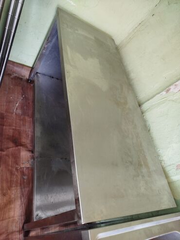Divan və kreslo dəstləri: Nerj masa. Qalın materialdan. 150/60/ H95 Qiymət 250 azn. Unvan zabrat