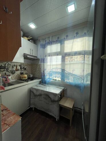 Köhnə tikili: Bakı, 8-ci kilometr, 2 otaqlı, Köhnə tikili, m. Qara Qarayev, 44 kv. m — 9