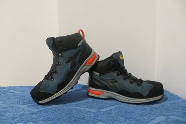 new balance serbia: Shoes, size - 38