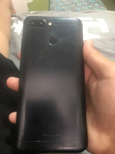 срочно продаю телефон нужны деньги: Redmi, Redmi 6, Б/у, 64 ГБ, цвет - Черный, 2 SIM