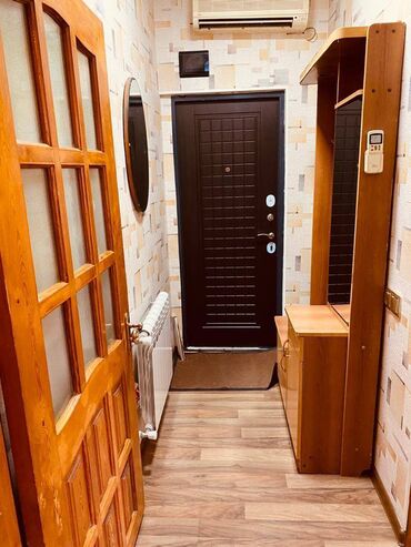 Uzunmüddətli kirayə mənzillər: Əcəmi metrosunun yaxınlığında 5 mertebeli binanın 5-ci mərtəbəsində — 7