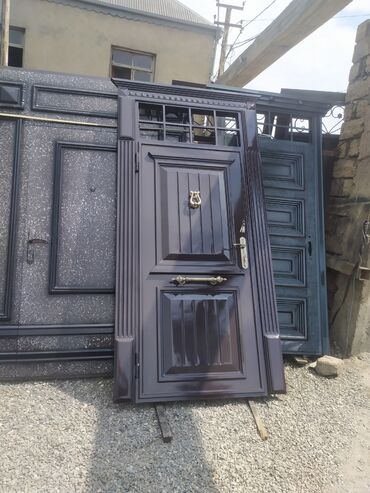 Giriş qapıları: Mənzil üçün Yeni Giriş qapısı Şəbəkə ilə, Zəmanətli, Pulsuz çatdırılma — 26