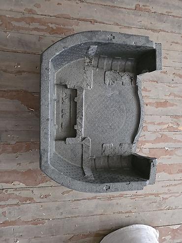islenmis vitrin polkalar: Ağ rəngli çoxbölməli rəf - Material: MDF/taxta əsaslı panel - Rəng — 9
