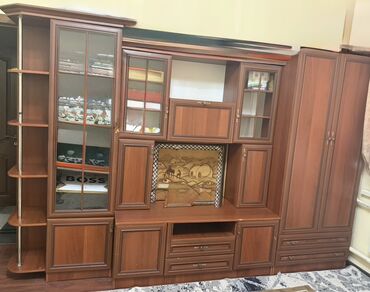 продаю шифоньер: Зал үчүн гарнитур, МДФ