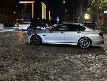 BMW: Böyük manitor Boyük gozik 4 knopkadan ibaratdi Head up (elektron — 15