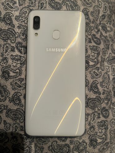 Samsung: Samsung Galaxy A30, Б/у, цвет - Белый, 2 SIM