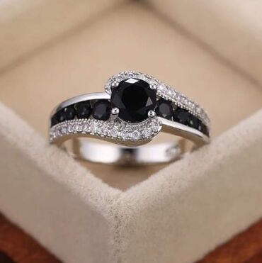 Prstenje: Vel:11
Cena:1000din. K — 7