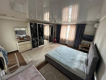 Продажа коттеджей и домов: Продаётся 2х этажный дом !!! 📍 Район:Пишпек, начало ж/м Ак Орго — 1