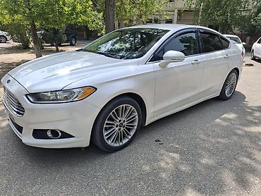 Ford: Ağ rəngdə Ford Fusion sedanı. Bu avtomobilin salonda rahat -da lalafo.az — 3 Ford: Ağ rəngdə Ford Fusion sedanı. Bu avtomobilin salonda rahat — 3