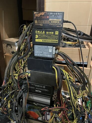 Izvori napajanja: Više PC/Miner napajanja sa kablovima – različiti modeli i snage U — 1