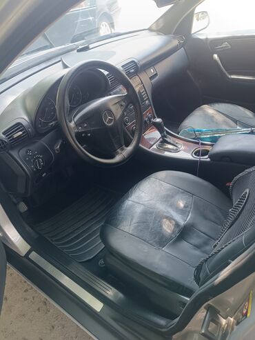 Mercedes-Benz: Mercedes-Benz C 240: 2.4 l | 2005 il Sedan — 8