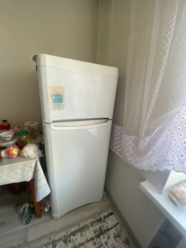 Холодильники: Холодильник Indesit, Б/у, Минихолодильник, 60 * 145 * 60