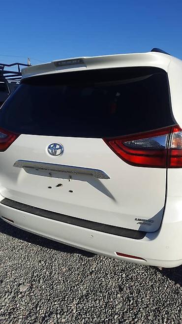 таета сиена 2021: Toyota Sienna: 2020 г., Минивэн — 4