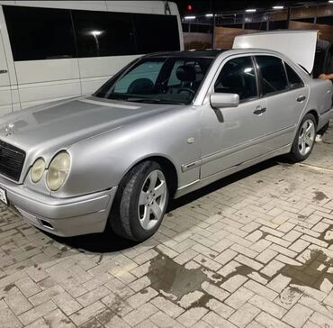 меняю 210: Mercedes-Benz A 210: 1998 г., 4.2 л, Автомат, Бензин, Седан